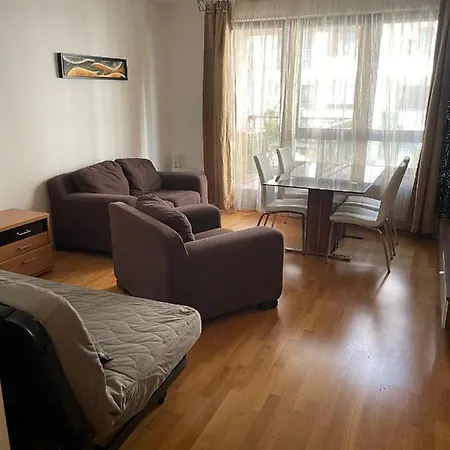 Apartment Bda H10 *